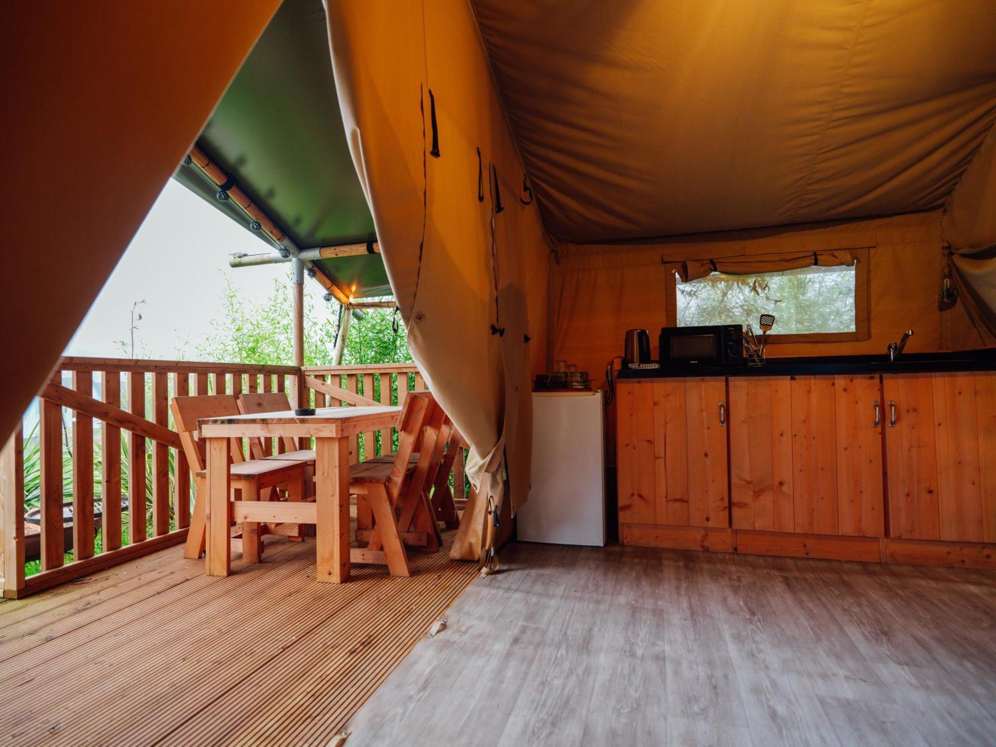 Sunset Retreats Safari Tent Ombersley ภายนอก รูปภาพ